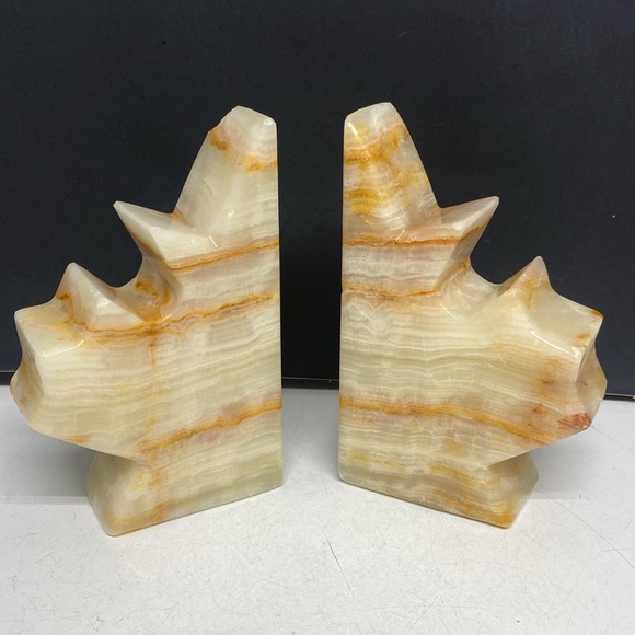 Maple Leaf Shaped Marble Bookends Set of Two - Picture 5 of 16